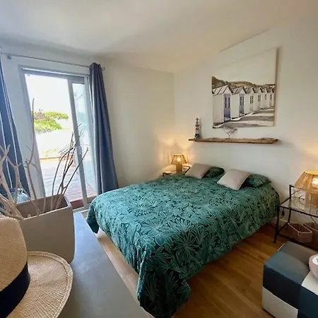 Appartement Bel T3 Renove Avec Vue Sur A - Fr-1-494-213