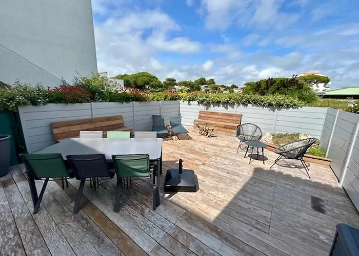 Appartement Bel T3 Renove Avec Vue Sur A - Fr-1-494-213 *