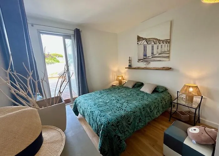 Appartement Bel T3 Renove Avec Vue Sur A - Fr-1-494-213