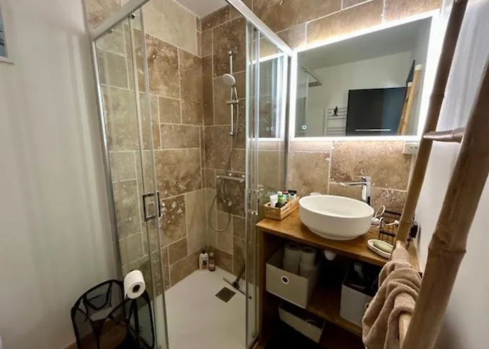 Bel T3 Renove Avec Vue Sur A - Fr-1-494-213