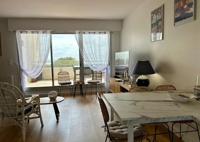 Bel T3 Renove Avec Vue Sur A - Fr-1-494-213 Appartement *